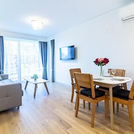 Holidayplus Multiple Apartments, By Cohost *