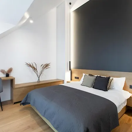 Апартаменти Holidayplus Multiple Apartments, By Cohost