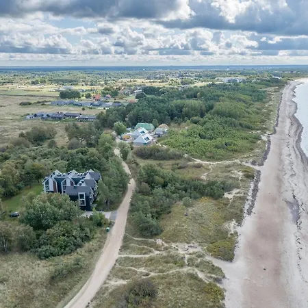 Holidayplus Multiple Apartments, By Cohost Апартаменти *