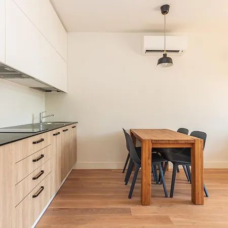 Апартаменти Holidayplus Multiple Apartments, By Cohost