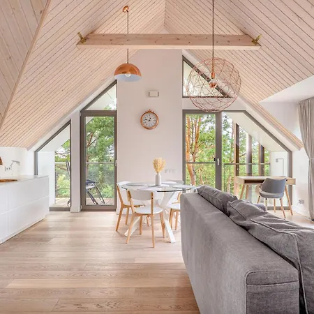 Апартаменти Holidayplus Multiple Apartments, By Cohost Паланга