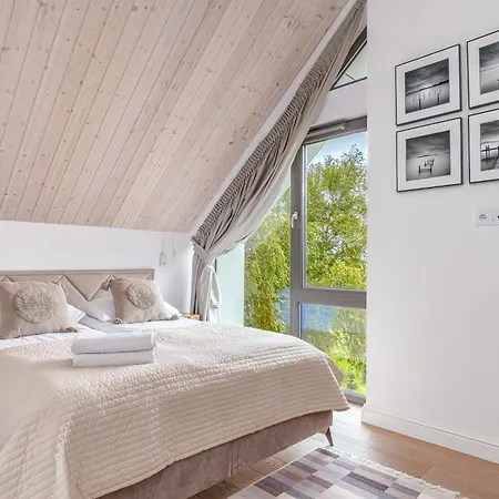 Holidayplus Multiple Apartments, By Cohost Апартаменти