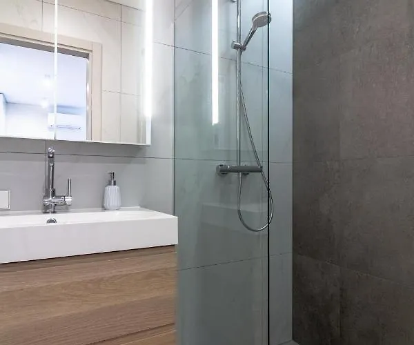 Holidayplus Multiple Apartments, By Cohost شقة بالانغا