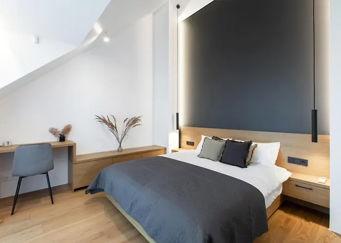 Апартаменти Holidayplus Multiple Apartments, By Cohost