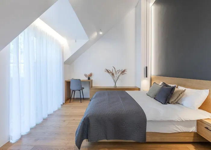 Апартаменти Holidayplus Multiple Apartments, By Cohost