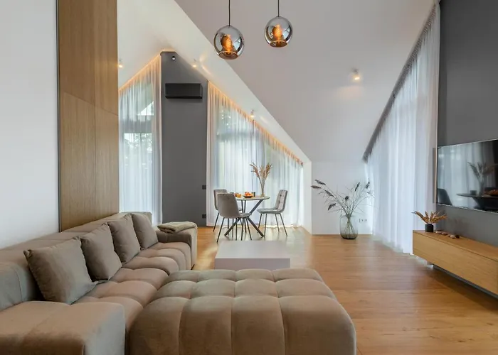 Holidayplus Multiple Apartments, By Cohost Апартаменти *