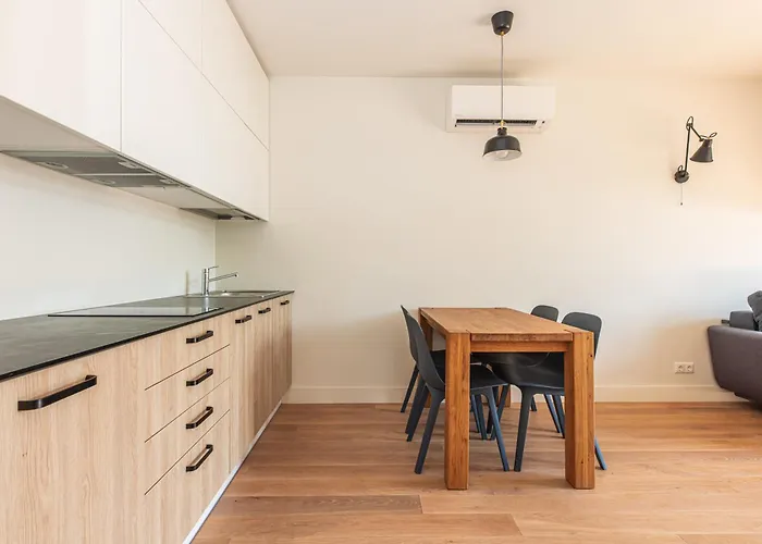 Апартаменти Holidayplus Multiple Apartments, By Cohost