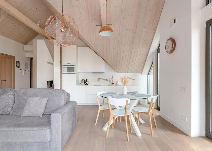 Апартаменти Holidayplus Multiple Apartments, By Cohost Паланга