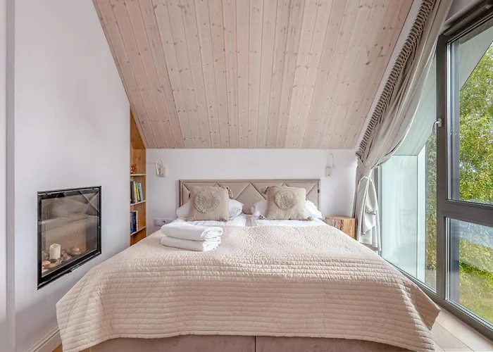 Holidayplus Multiple Apartments, By Cohost